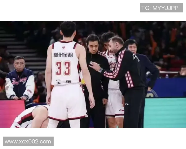 福建浔兴迎战广东宏远全力争胜激战即将上演篮球迷不容错过的精彩对决 福建浔兴迎战广东宏远全力争胜激战即将上演篮球迷不容错过的精彩对决