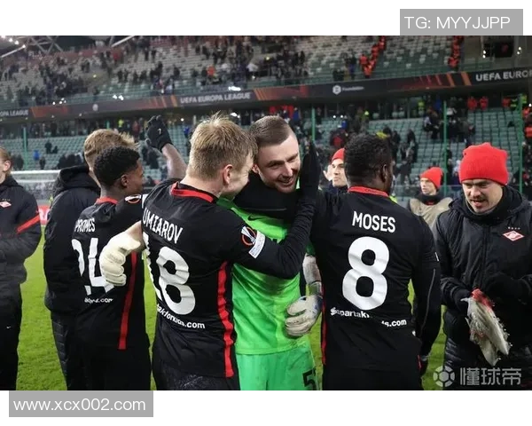 迪德朗与华沙军团激战正酣谁能在欧联杯中笑到最后